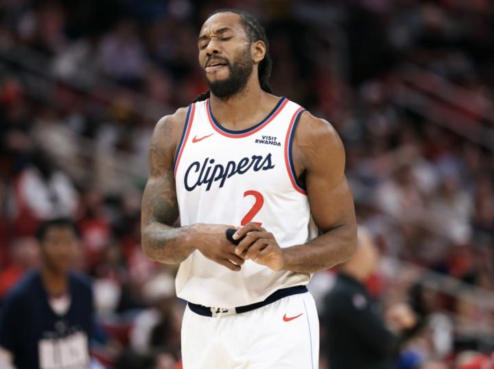  快船传来积极信号，伦纳德随队奔赴新奥尔良；每日观察状态下，复出前景渐明朗。 体育新闻 快船传来积极信号，伦纳德随队奔赴新奥尔良；每日观察状态下，复出前景渐明朗。 体育新闻