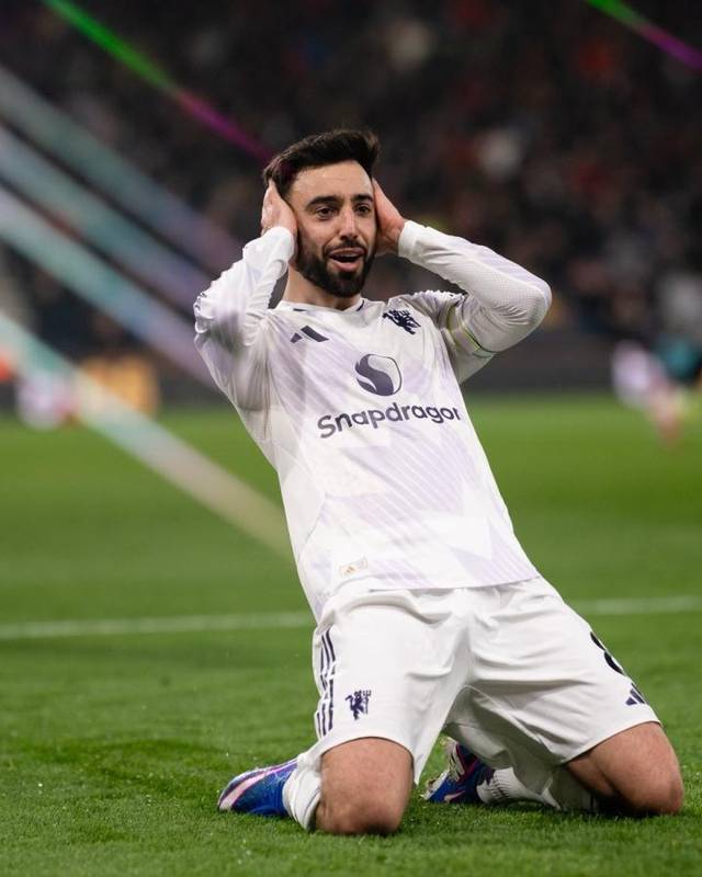  点射建功，角球造乌龙；布鲁诺·费尔南德斯，本赛季第九次荣膺曼联最佳球员。 体育新闻 点射建功，角球造乌龙；布鲁诺·费尔南德斯，本赛季第九次荣膺曼联最佳球员。 体育新闻