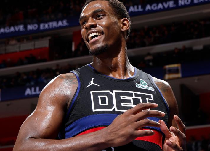  华子缺阵评奖梦碎！活塞113-108横扫森林狼：杜伦内线统治力深度复盘 体育新闻